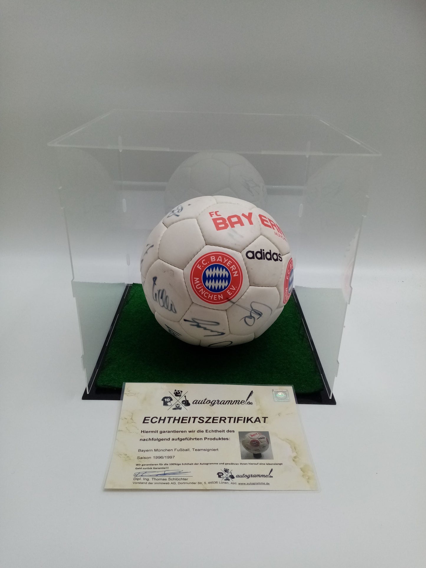 FC Bayern München Fußball Teamsigniert 1996/1997 Unterschrift Autogramm FCB Ball