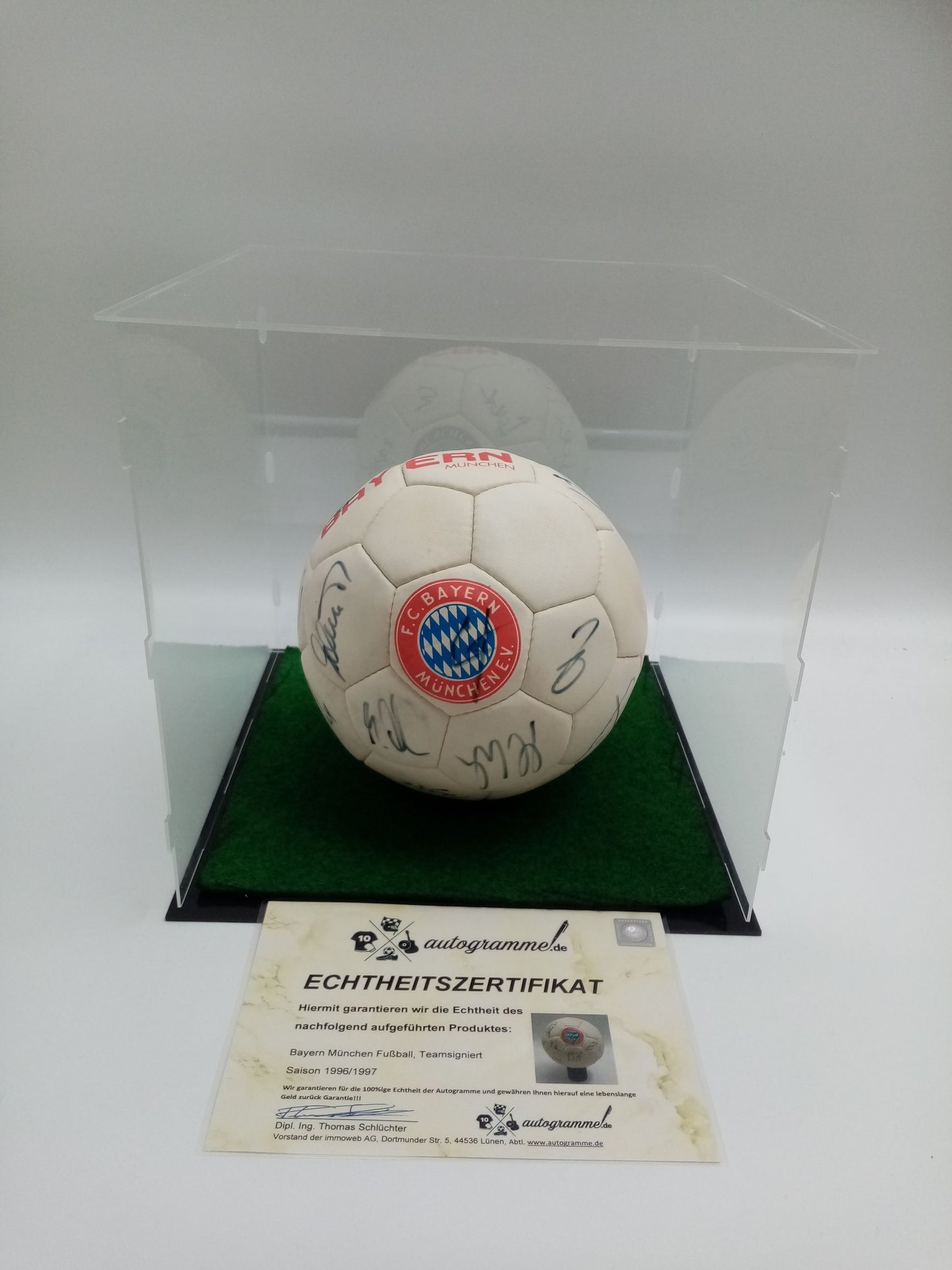 FC Bayern Football Team signed 1996/1997 signature autograph FCB ball