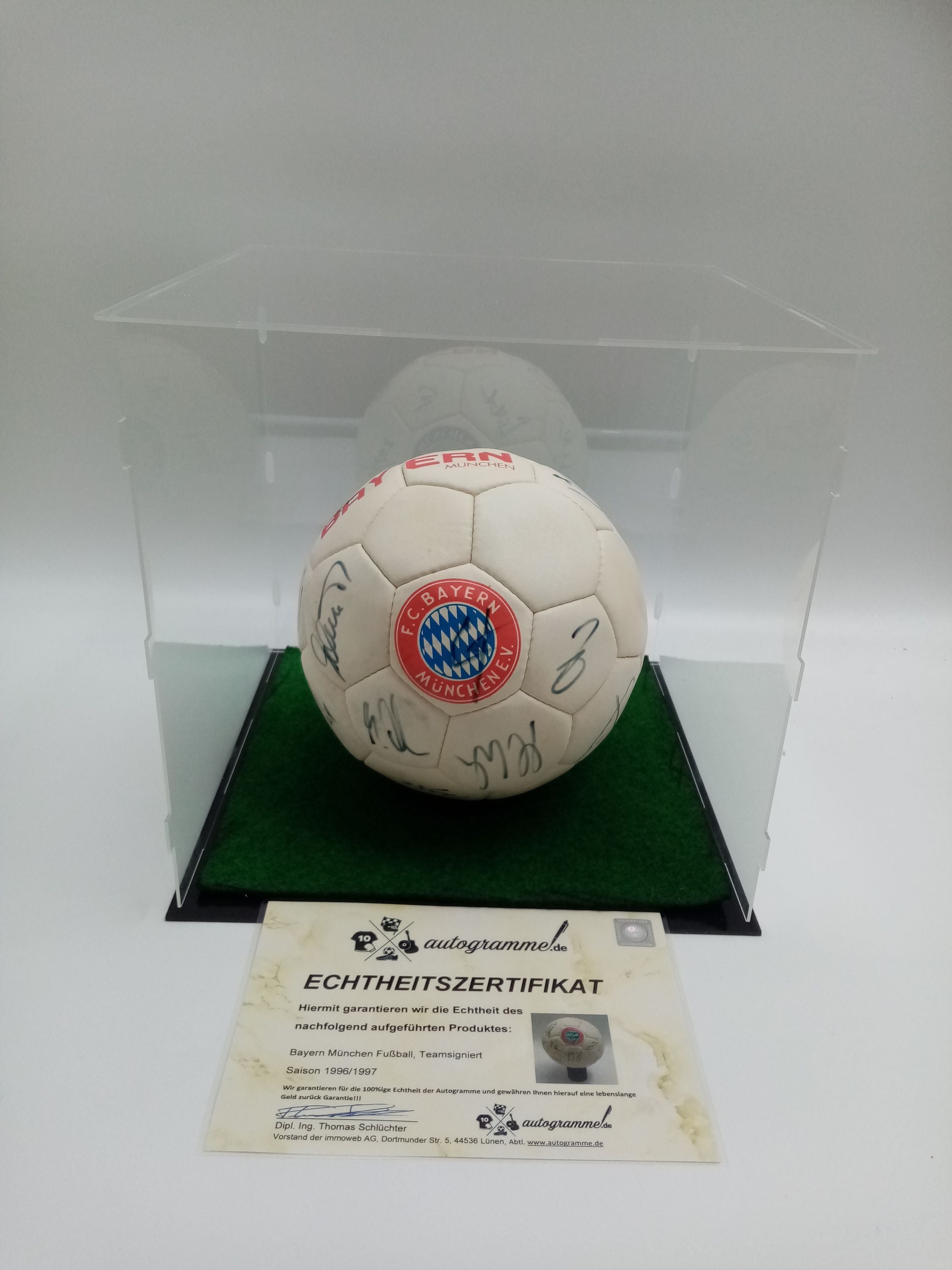 FC Bayern football team signed 1996/1997 signature autograph FCB ball