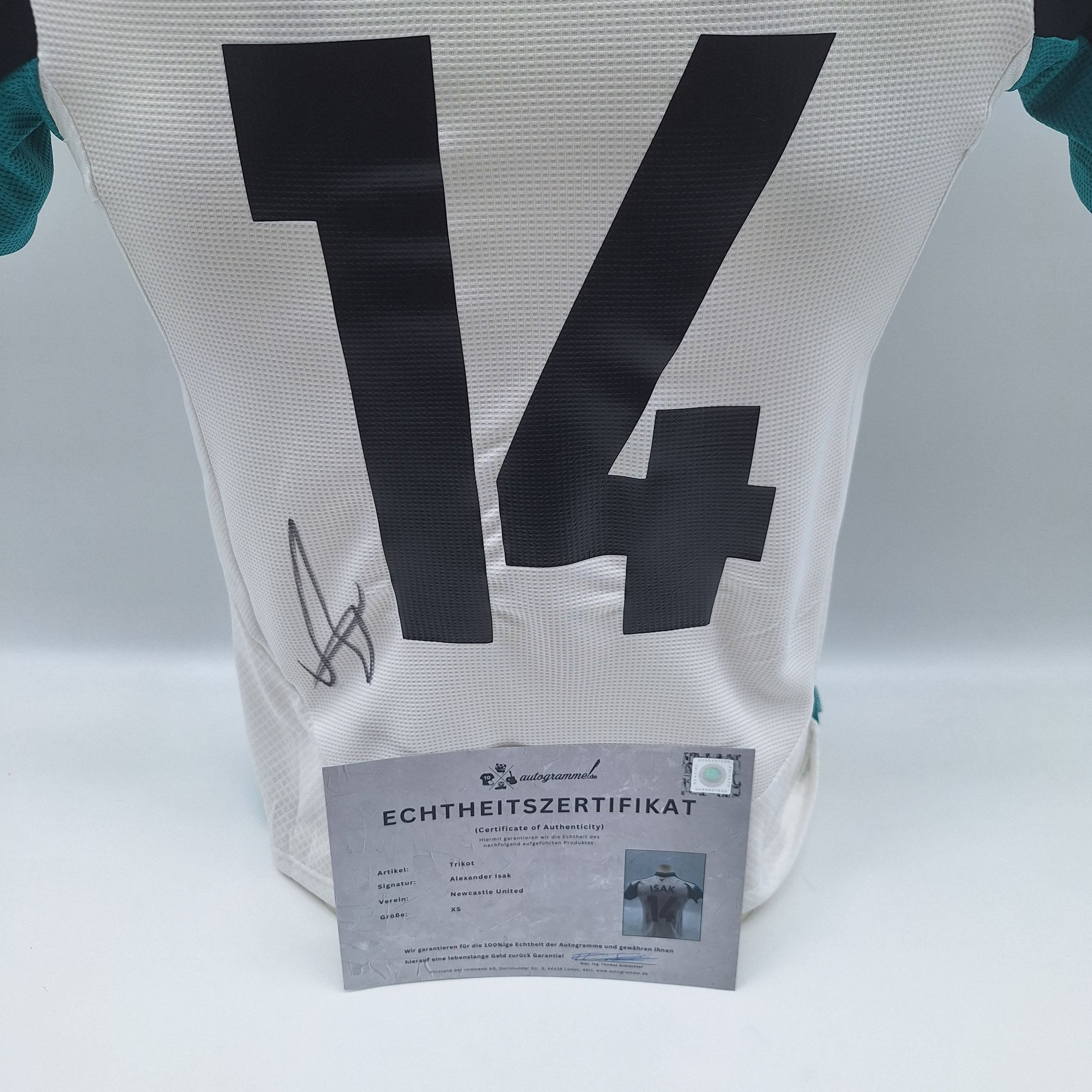 Newcastle United Trikot Alexander Isak signiert Autogramm Fußball Adidas XS