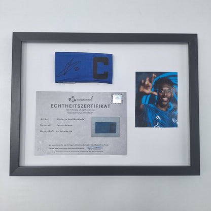 Kapitänsbinde Junior Adamu signiert im Rahmen Schalke 04 COA blau
