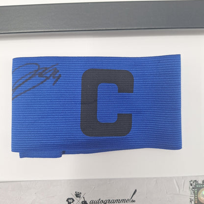 Kapitänsbinde Janik Bachmann signiert im Rahmen Schalke 04 COA blau