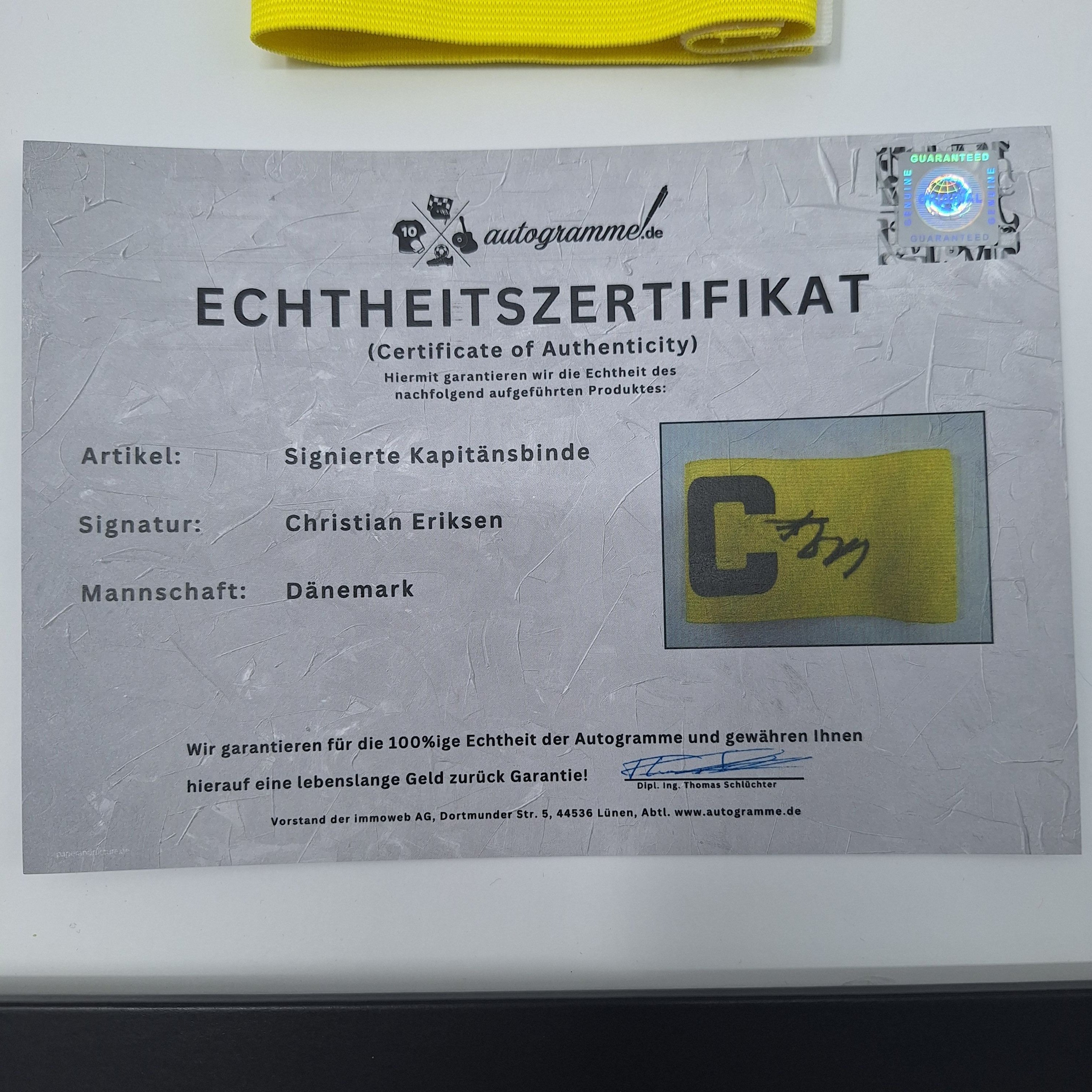 Kapitänsbinde Christian Eriksen signiert im Rahmen Dänemark Autogramm