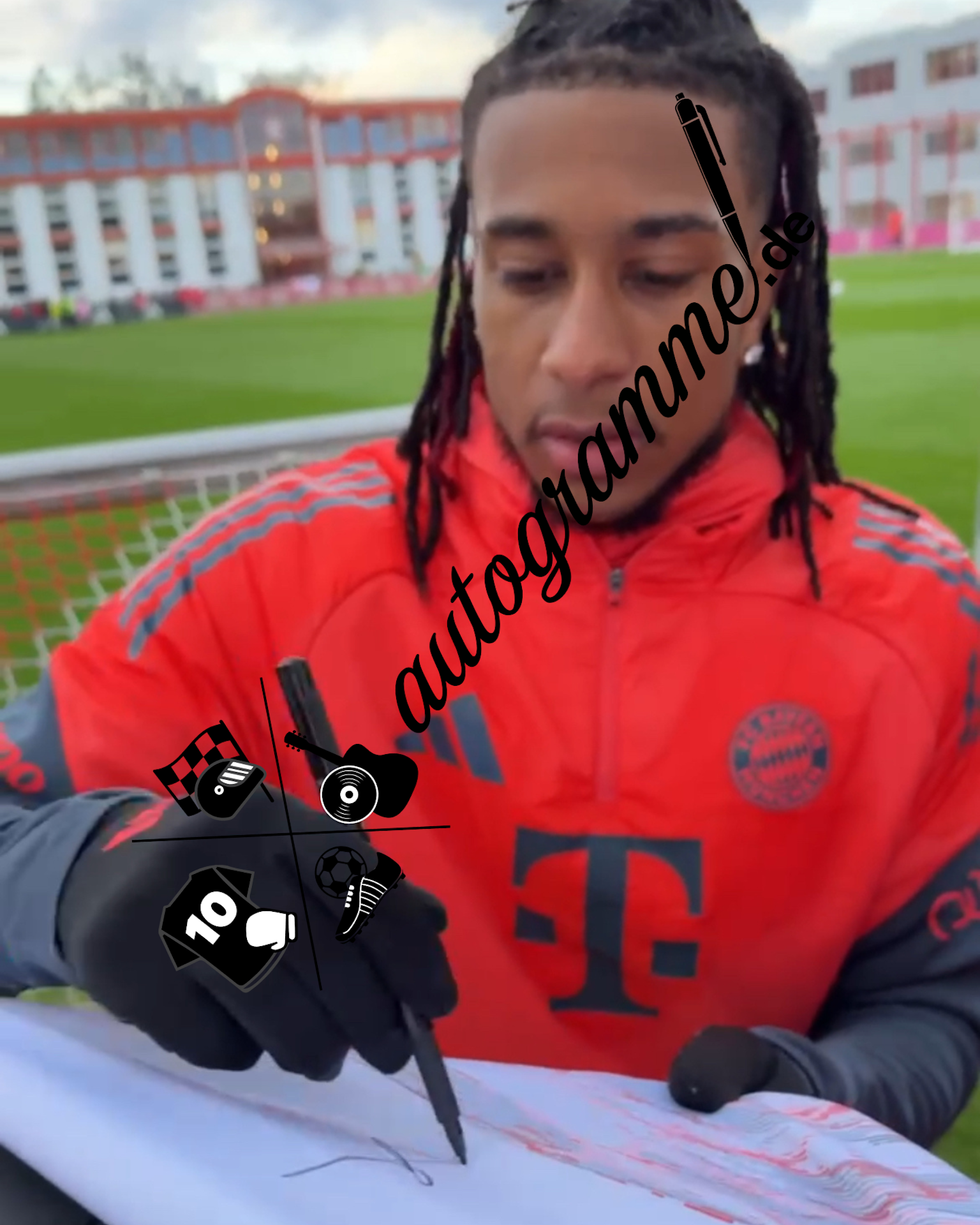 Bayern München Trikot Michael Olise signiert Autogramm Adidas COA M