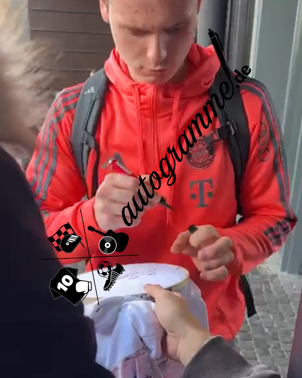 Bayern München Trikot Jonas Urbig signiert Autogramm Adidas COA 164