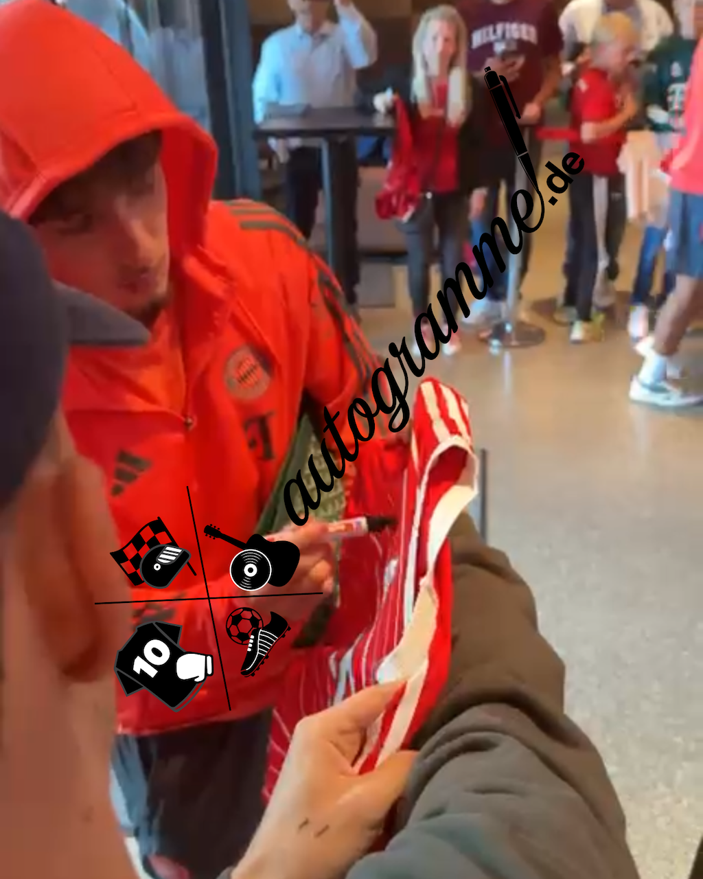 Bayern Munich jersey signed by Lennart Karl, autographed Adidas COA M