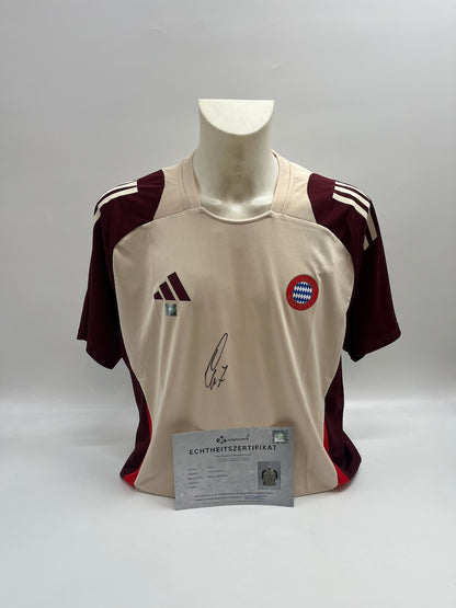 Bayern Munich shirt signed by Tom Bischof, FCB Adidas, XL