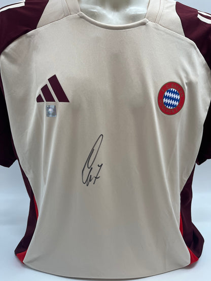 Bayern Munich shirt signed by Tom Bischof, FCB Adidas, XL