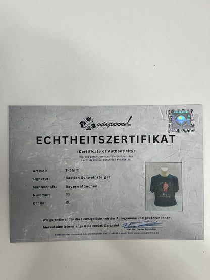 Bayern Munich T-shirt signed by Bastian Schweinsteiger, FCB XL