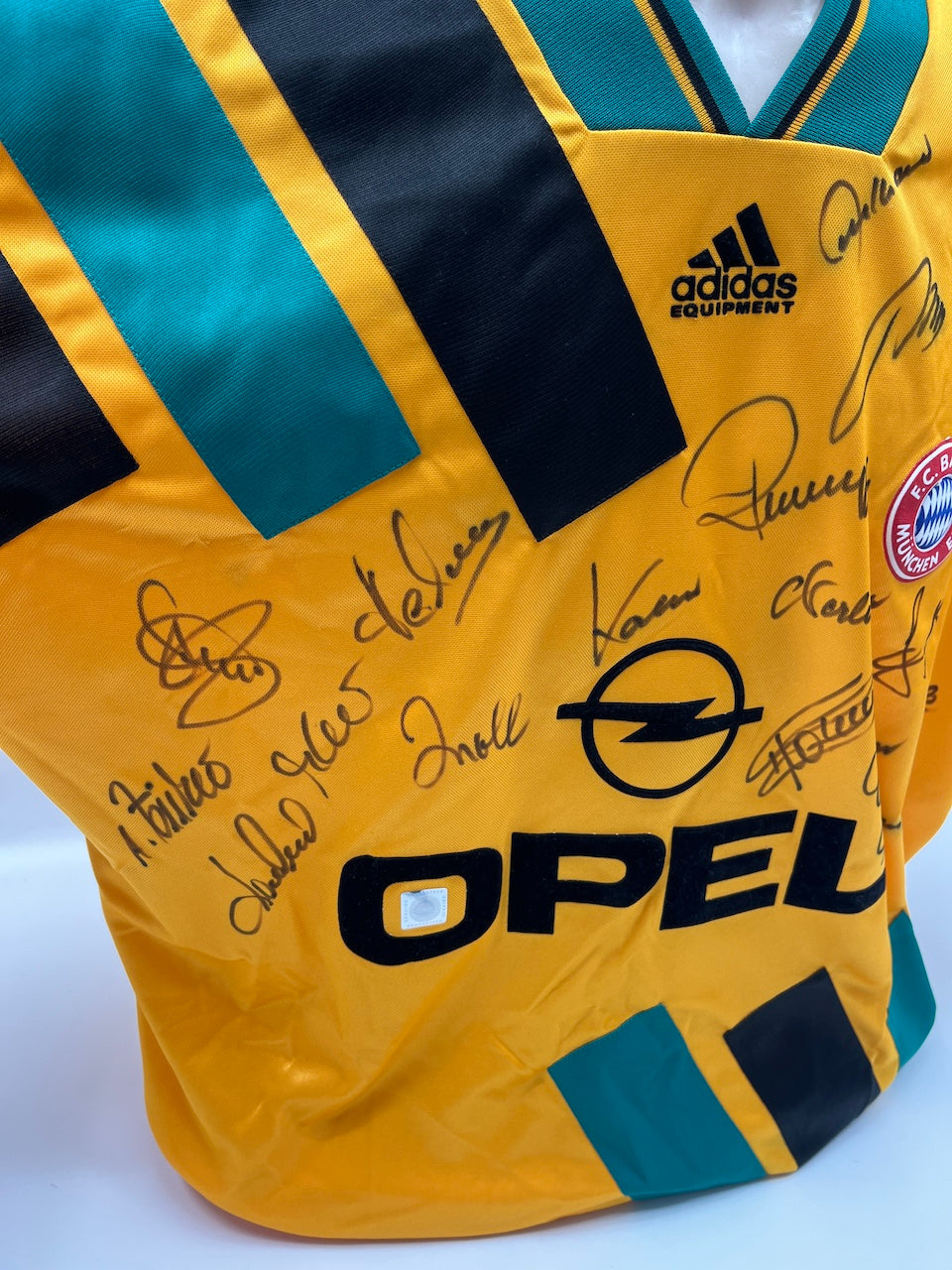 Bayern Munich jersey 1993/1994/1995, team signed, autographed, Adidas COA XL