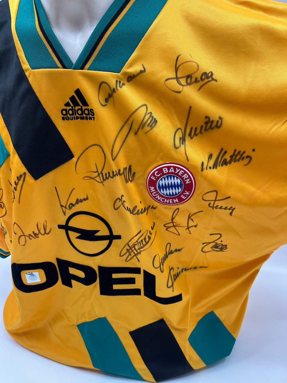 Bayern Munich jersey 1993/1994/1995, team signed, autographed, Adidas COA XL