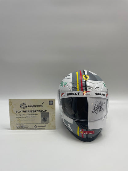 Sebastian Vettel Formula 1 helmet signature and certificate of authenticity 1: 1