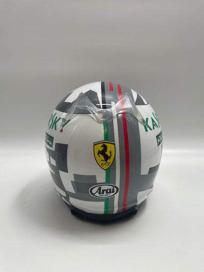 Sebastian Vettel Formula 1 helmet signature and certificate of authenticity 1: 1