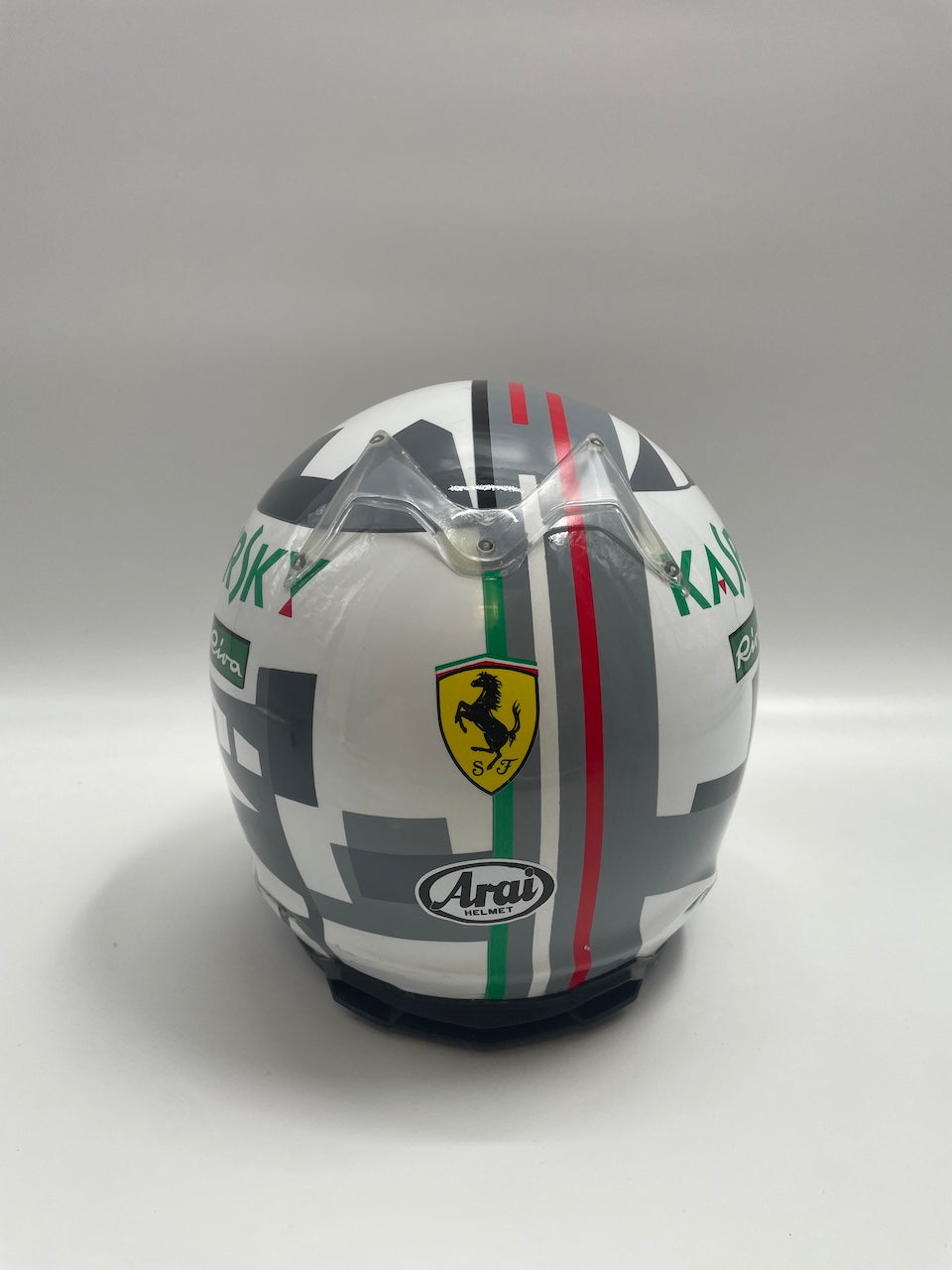 Sebastian Vettel Formula 1 helmet signature and certificate of authenticity 1: 1