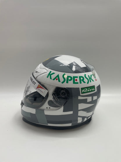 Sebastian Vettel Formula 1 helmet signature and certificate of authenticity 1: 1