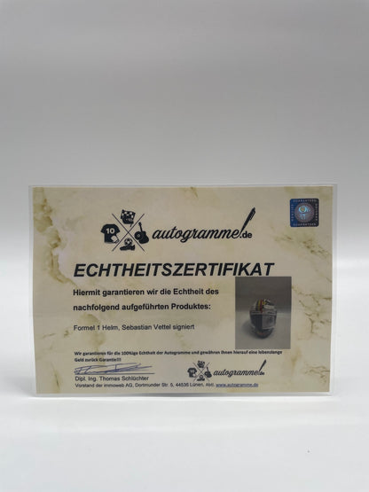 Sebastian Vettel Formula 1 helmet signature and certificate of authenticity 1: 1