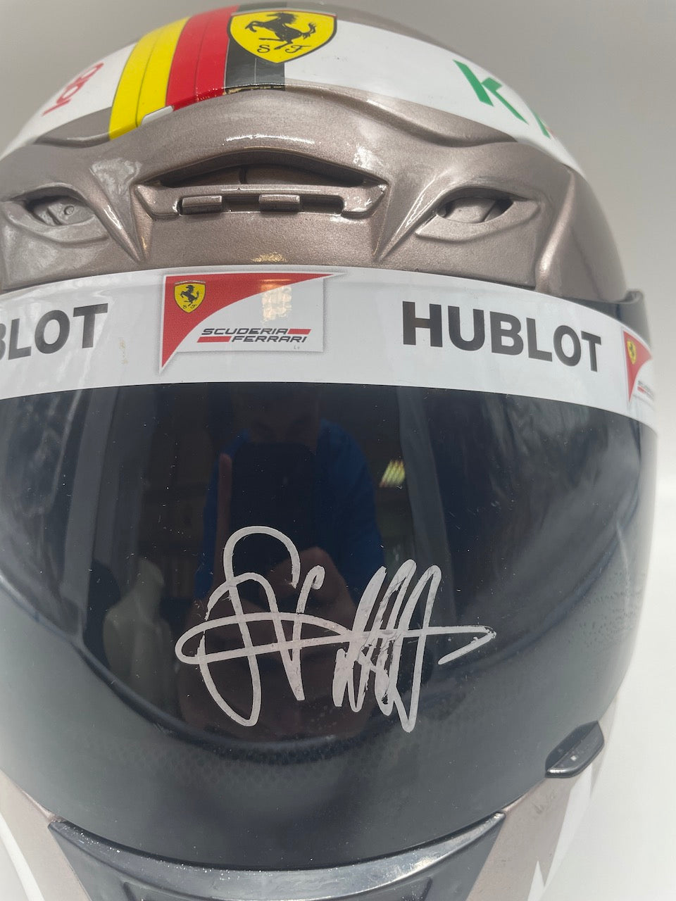 Sebastian Vettel Formel 1 Helm Autogramm und Echtheitszertifikat 1:1