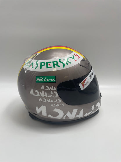 Sebastian Vettel Formula 1 helmet autograph and certificate of authenticity 1: 1