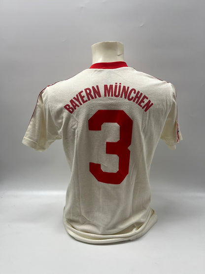 Bayern Munich jersey 1984/1985/1986, team signed, autographed, Adidas size L