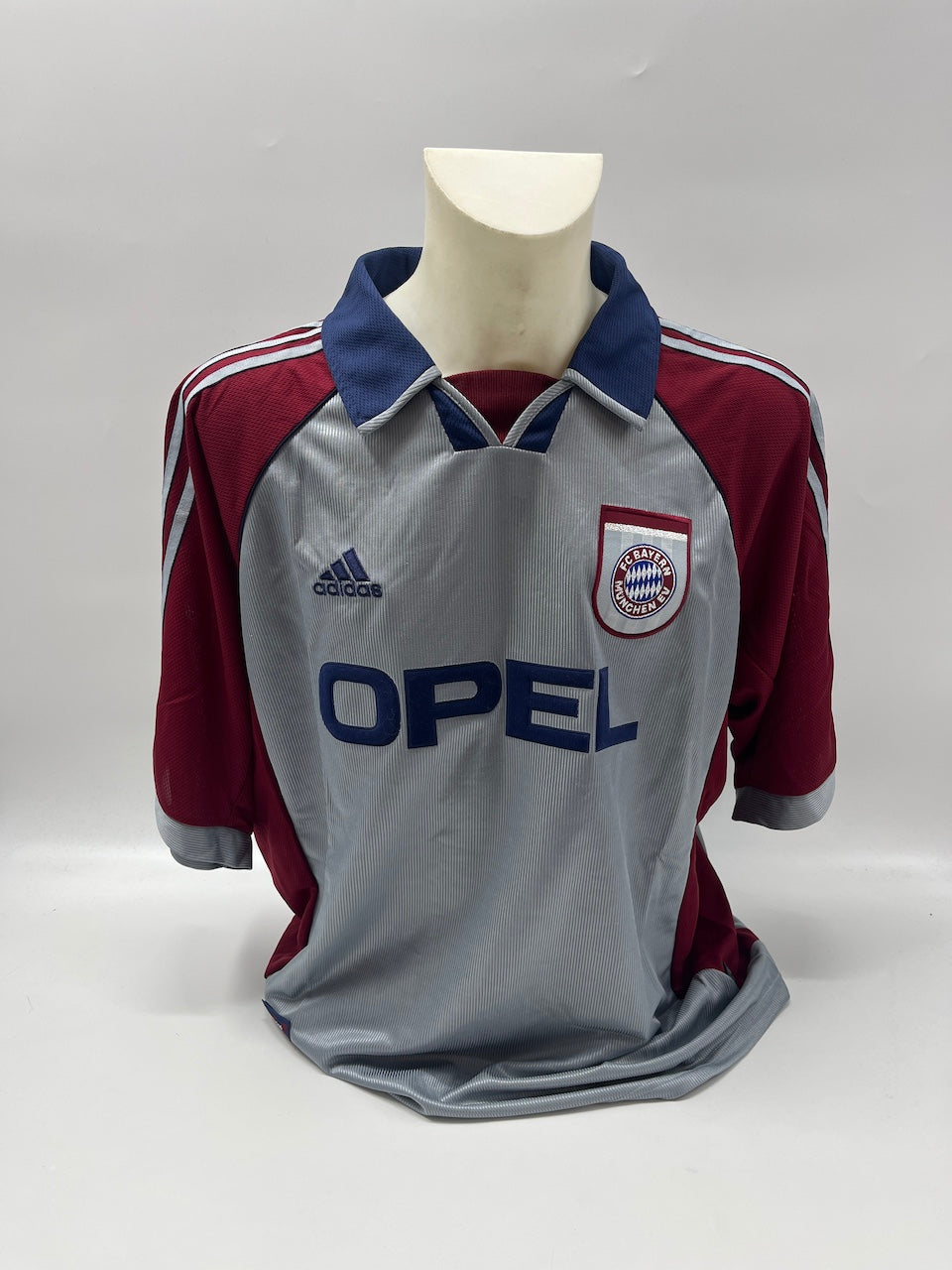 Bayern Munich jersey 1998/1999/2000, team signed, autographed, Adidas COA, XL