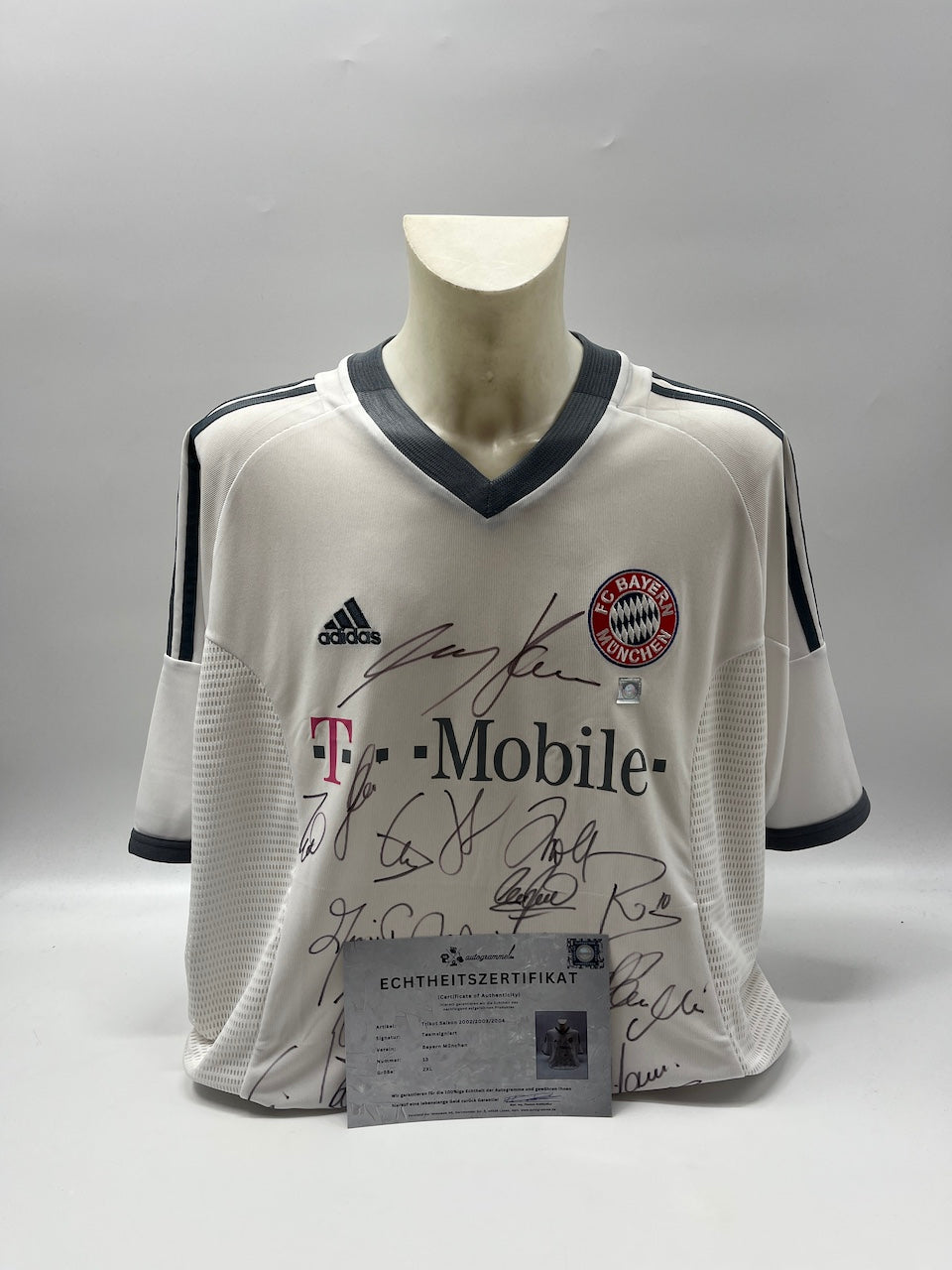 Bayern Munich jersey 2002/2003/2004, team signed, autographed, Adidas, 2XL