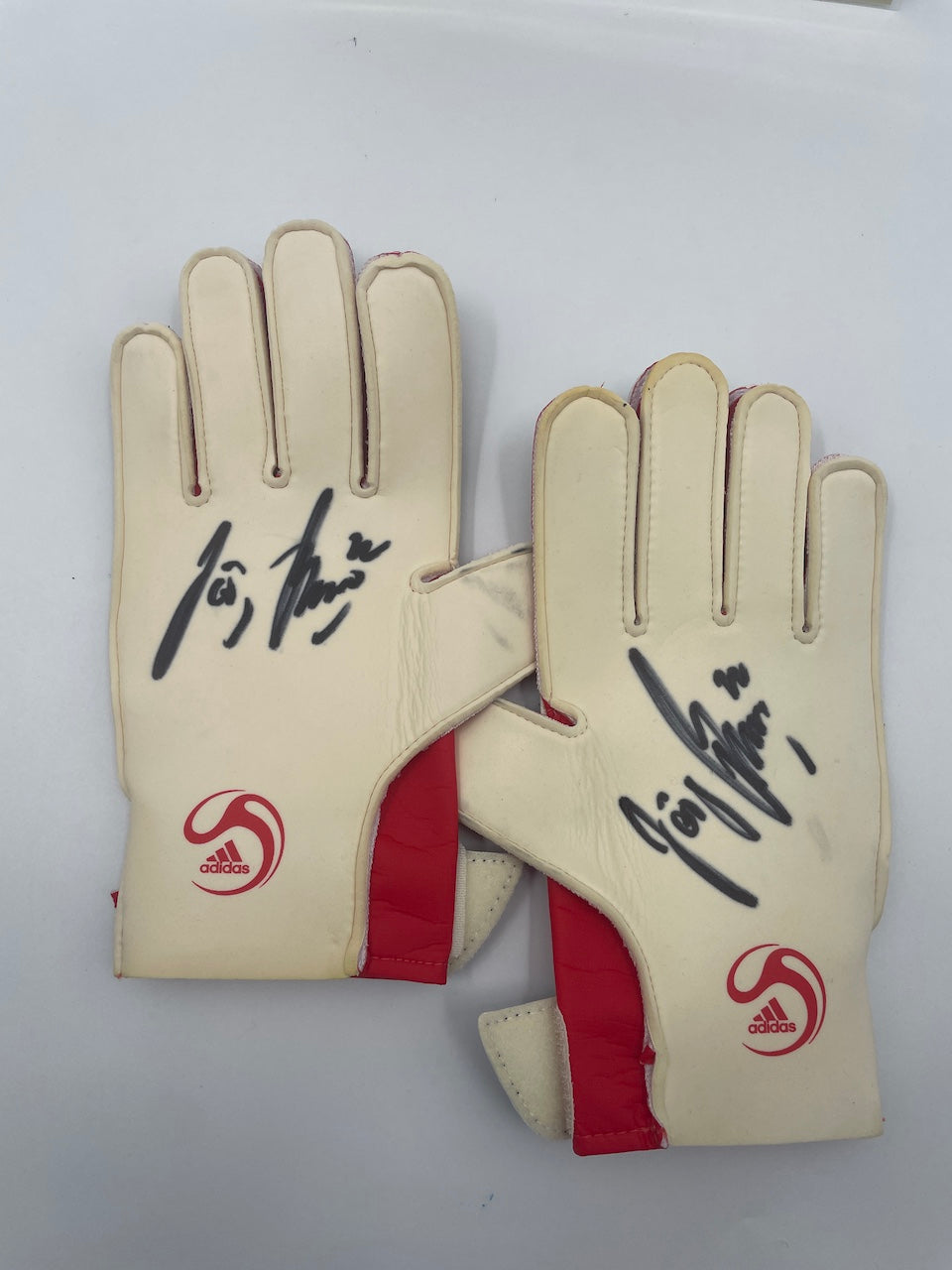 Goalkeeper gloves Hans Jörg Butt signed autograph Adidas New