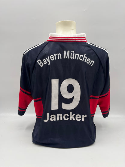 Bayern Munich jersey 1997/1998/1999, team signed, autographed, Adidas XL