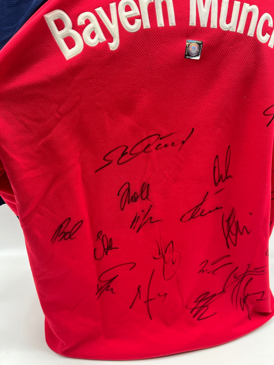 Bayern Munich jersey 1999/2000/2001, team signed, autographed, Adidas COA L