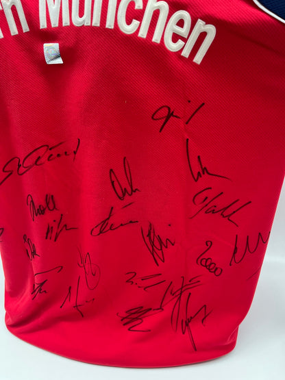 Bayern Munich jersey 1999/2000/2001, team signed, autographed, Adidas COA L
