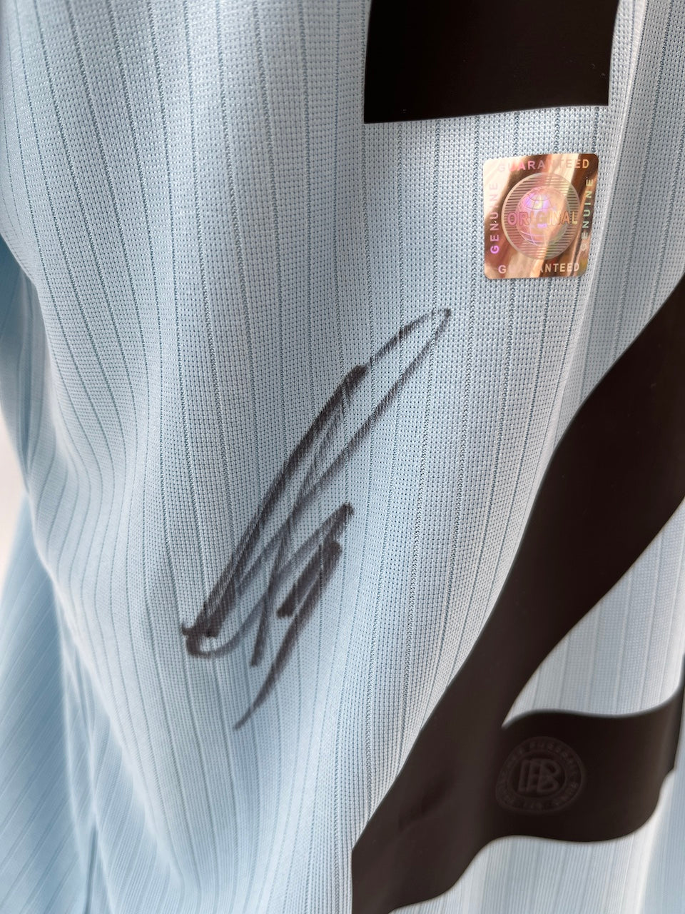 Camiseta de la DFB firmada por Karim Adeyemi. Certificado de autenticidad de Adidas. Nueva talla M.