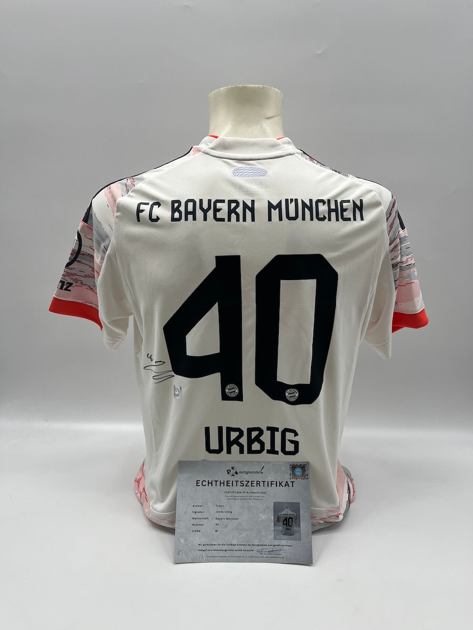 Bayern München Trikot Jonas Urbig signiert Autogramm Adidas COA M