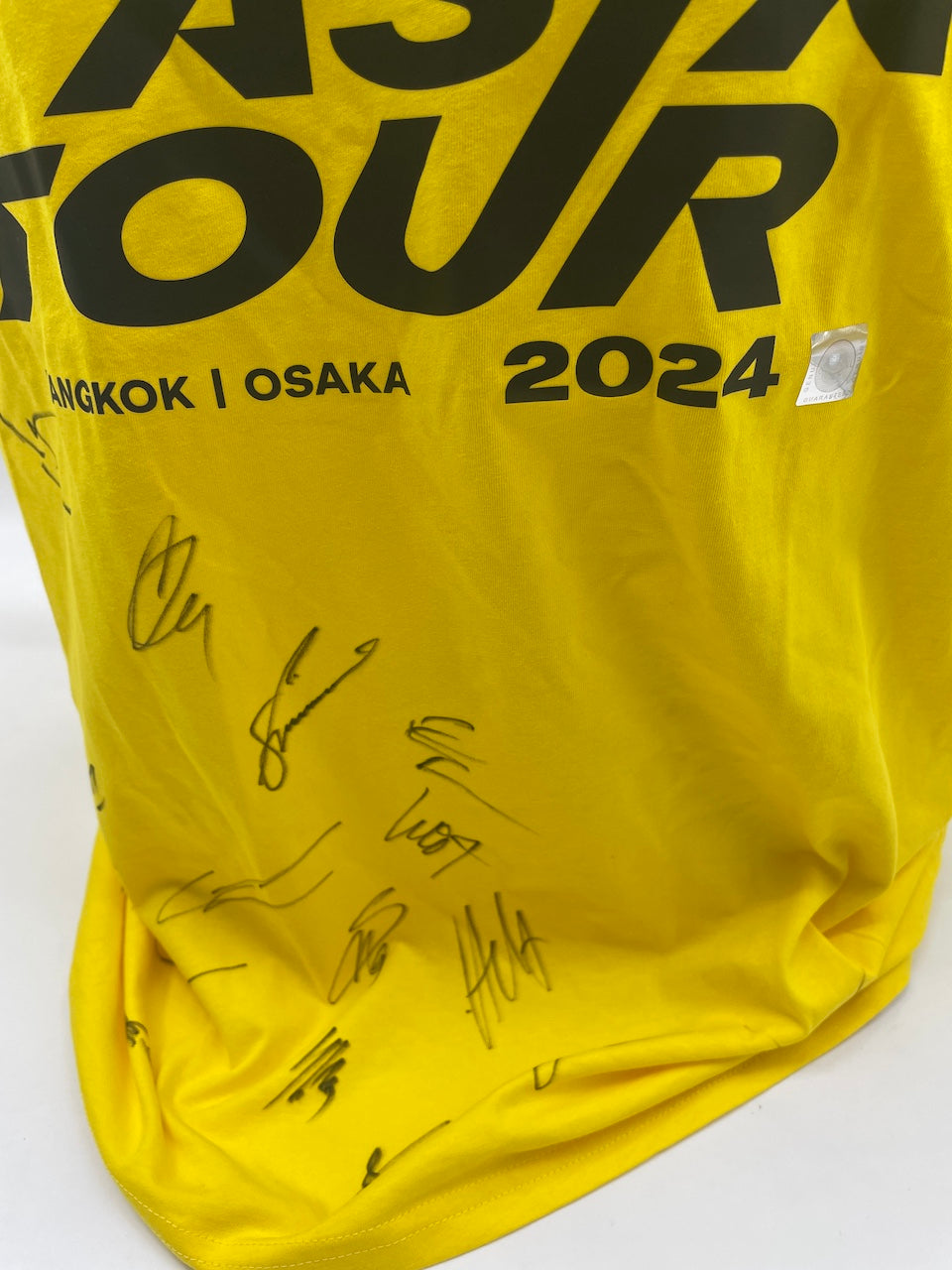 BVB T-Shirt Asia Tour 2024 Teamsigned Autograph COA L