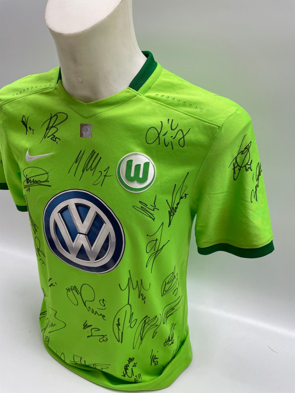 VFL Wolfsburg Jersey 2016/2017 Team Signed Wolves Autograph Nike S