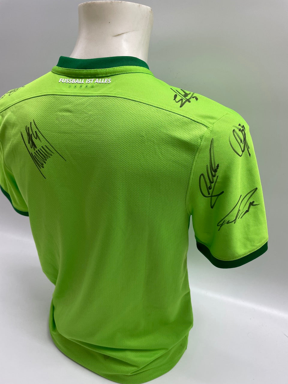 VFL Wolfsburg Jersey 2016/2017 Team Signed Wolves Autograph Nike S