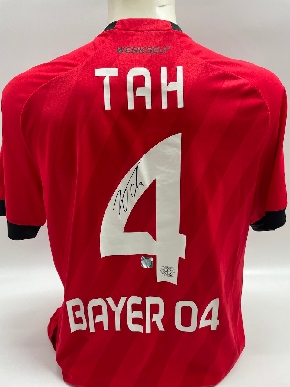 Match-prepared Bayer Leverkusen player jersey Jonathan Tah signed XL