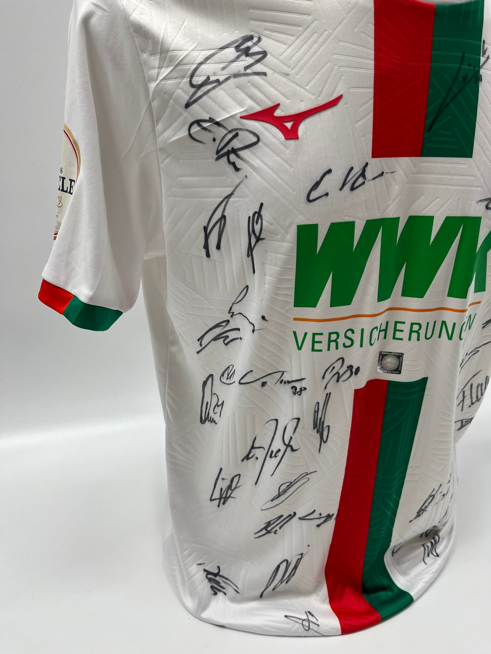 FC Augsburg Trikot 2023/2024 Teamsigniert COA Bundesliga M