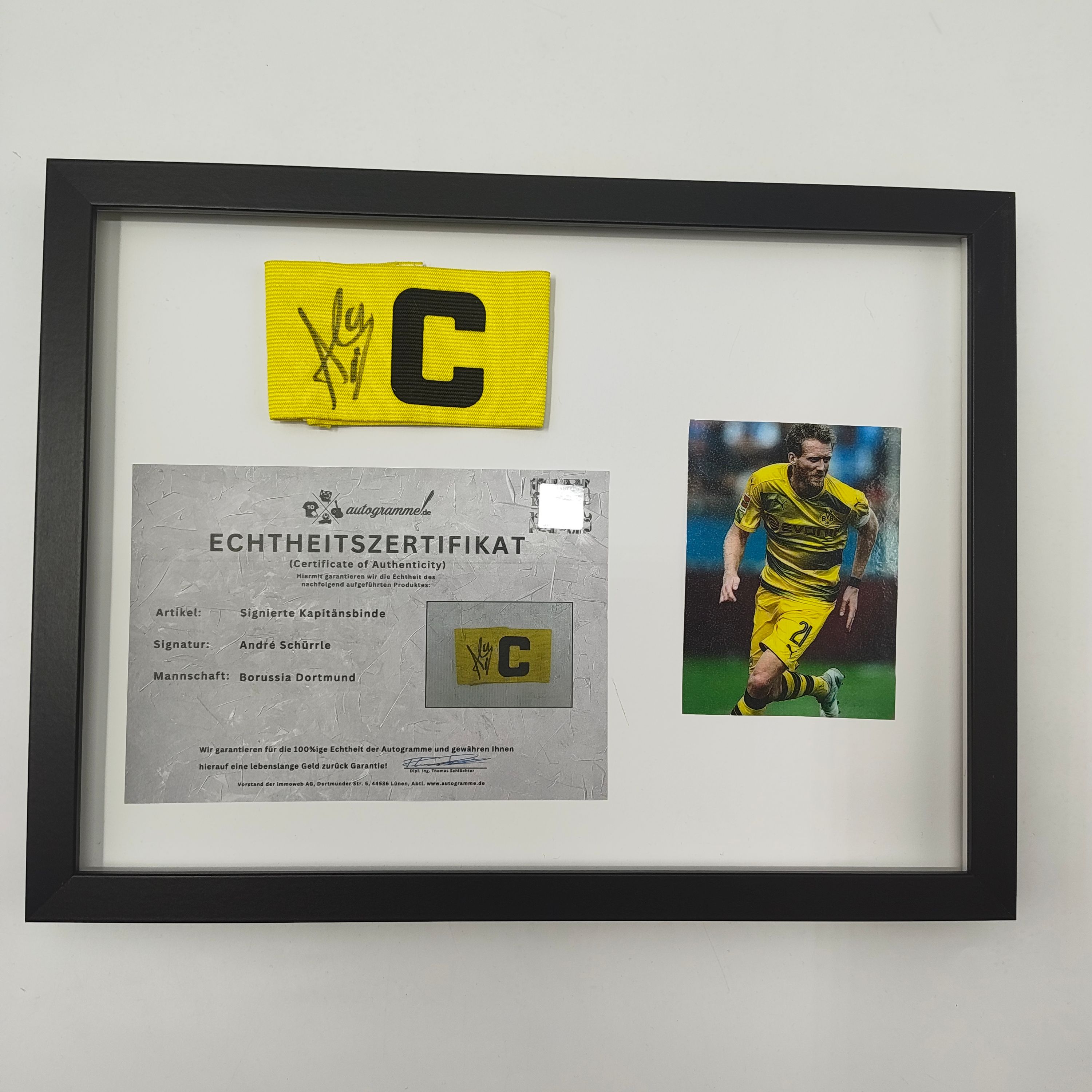 Kapitänsbinde Andre Schürrle signiert im Rahmen BVB Fußball Autogramm COA