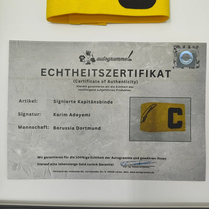 Kapitänsbinde Karim Adeyemi signiert im Rahmen Borussia Dortmund Autogramm COA