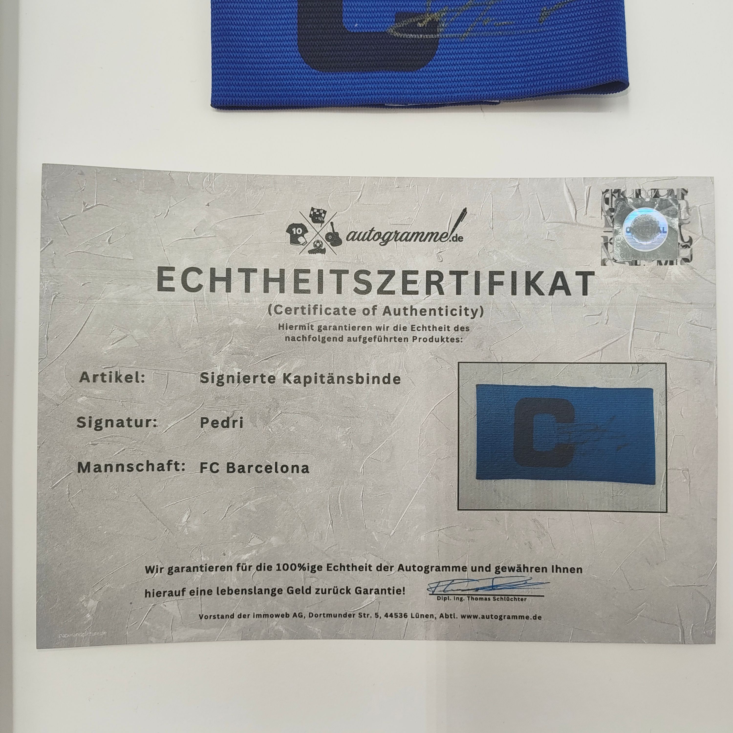 Kapitänsbinde Pedri signiert im Rahmen Spanien Autogramm COA Fußball