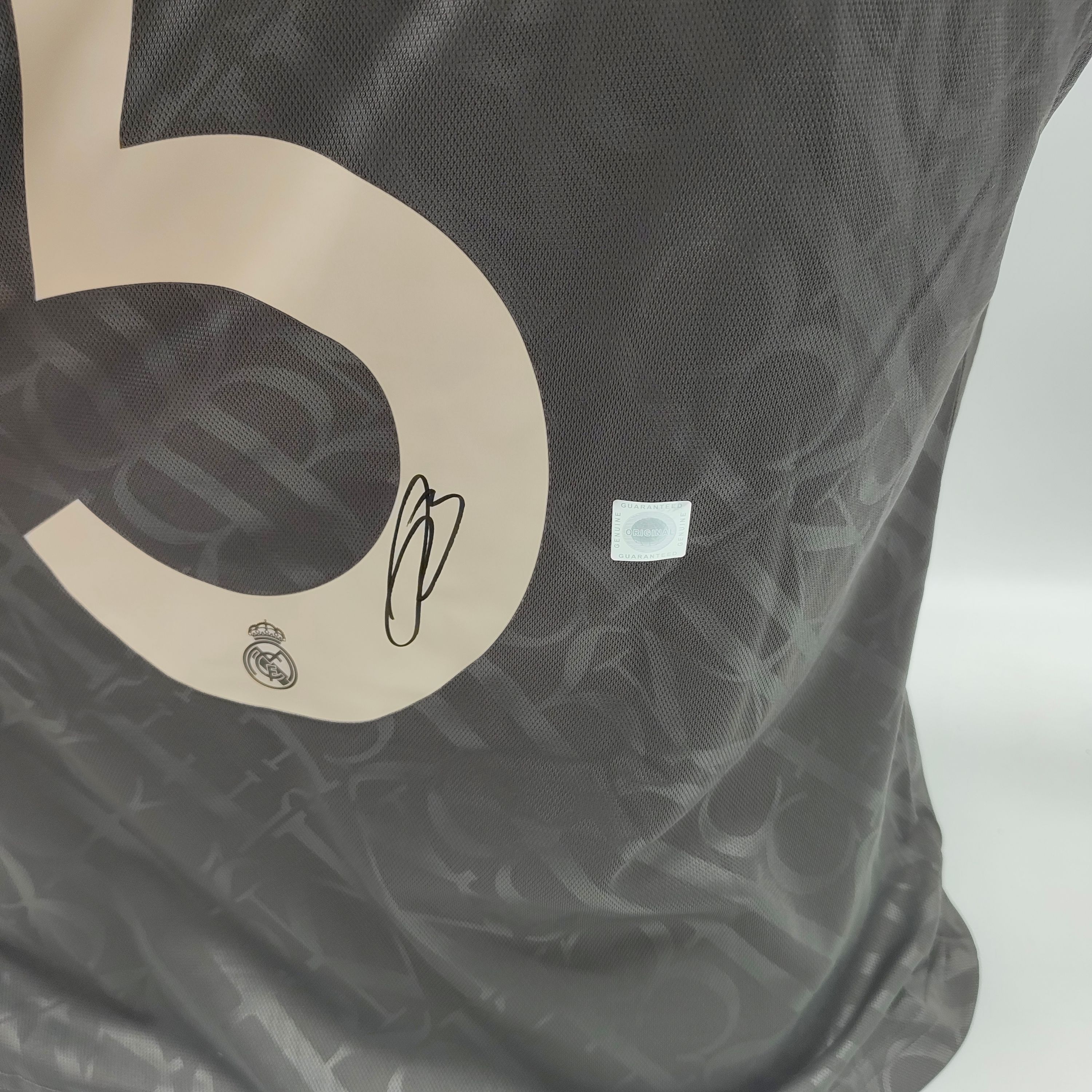 Real Madrid Trikot Damen Jude Bellingham signiert Autogramm Adidas COA L