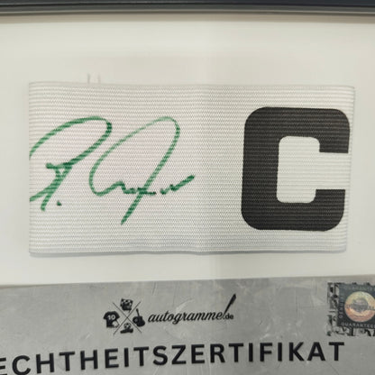 Kapitänsbinde Günter Netzer signiert im Rahmen Borussia Mönchengladbach