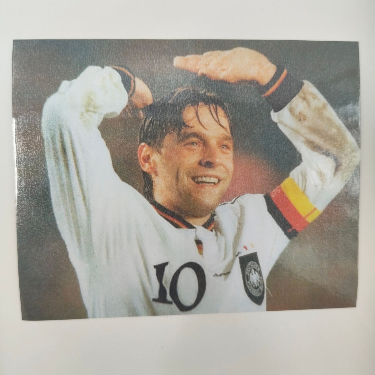 Kapitänsbinde Thomas Häßler signiert im Rahmen DFB Fußball Autogramm COA