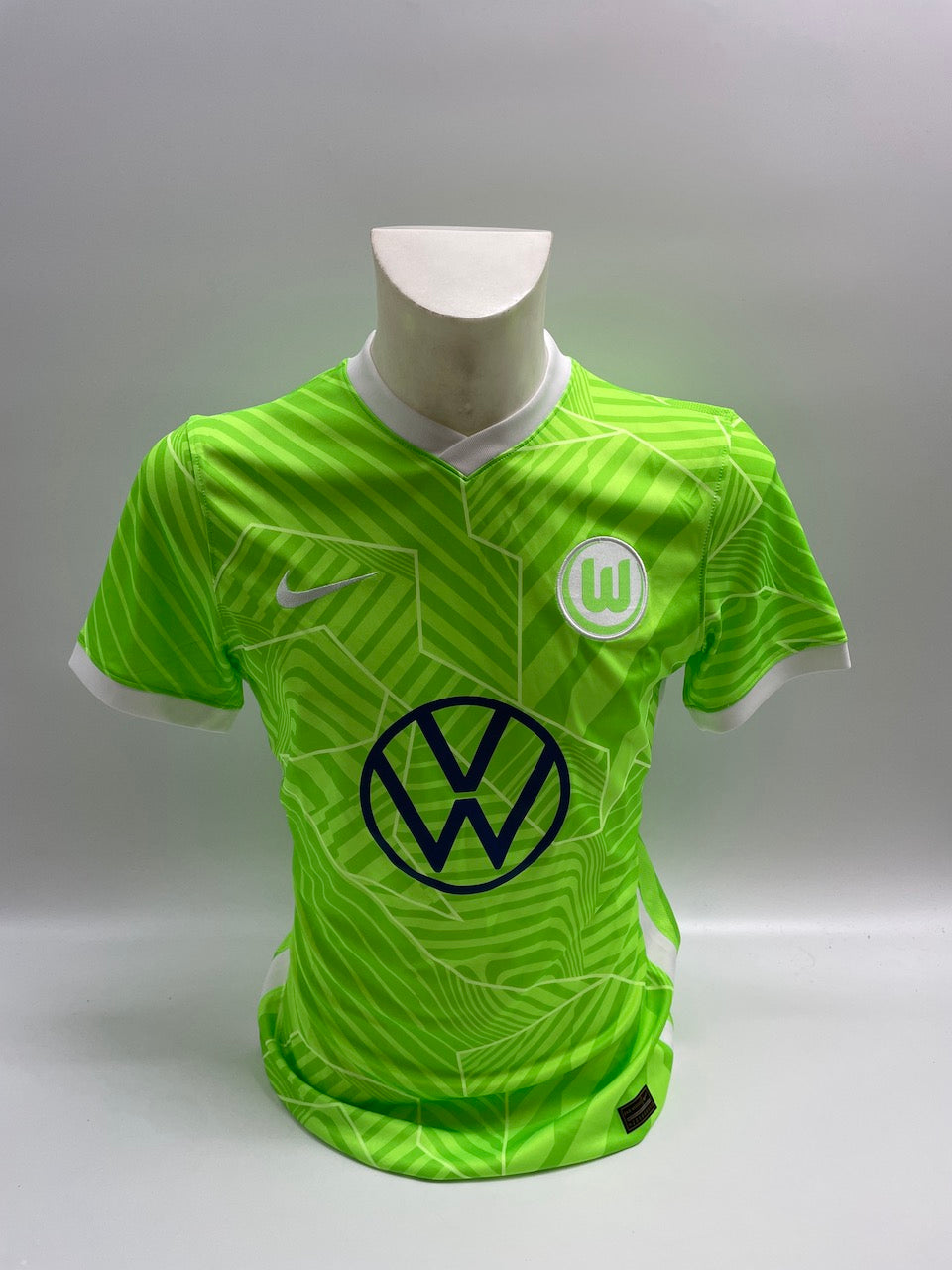 VFL Wolfsburg jersey Ridle Baku signed autograph Bundesliga Adidas M