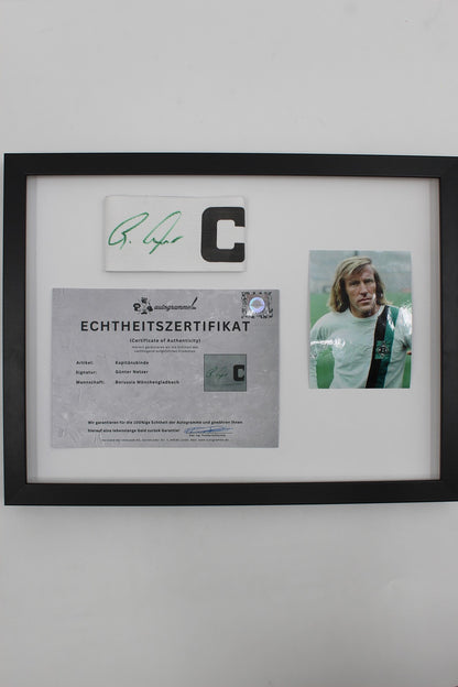 Kapitänsbinde Günter Netzer signiert im Rahmen Borussia Mönchengladbach COA