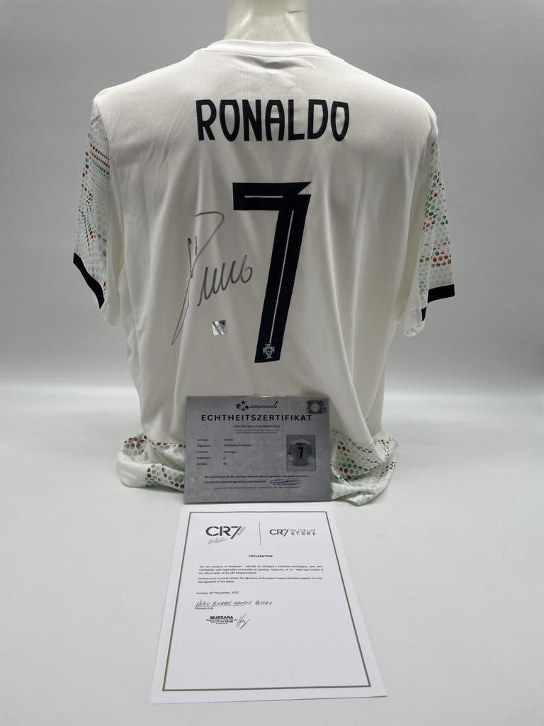 Portugal Trikot Cristiano Ronaldo signiert Autogramm COA Fußball XL