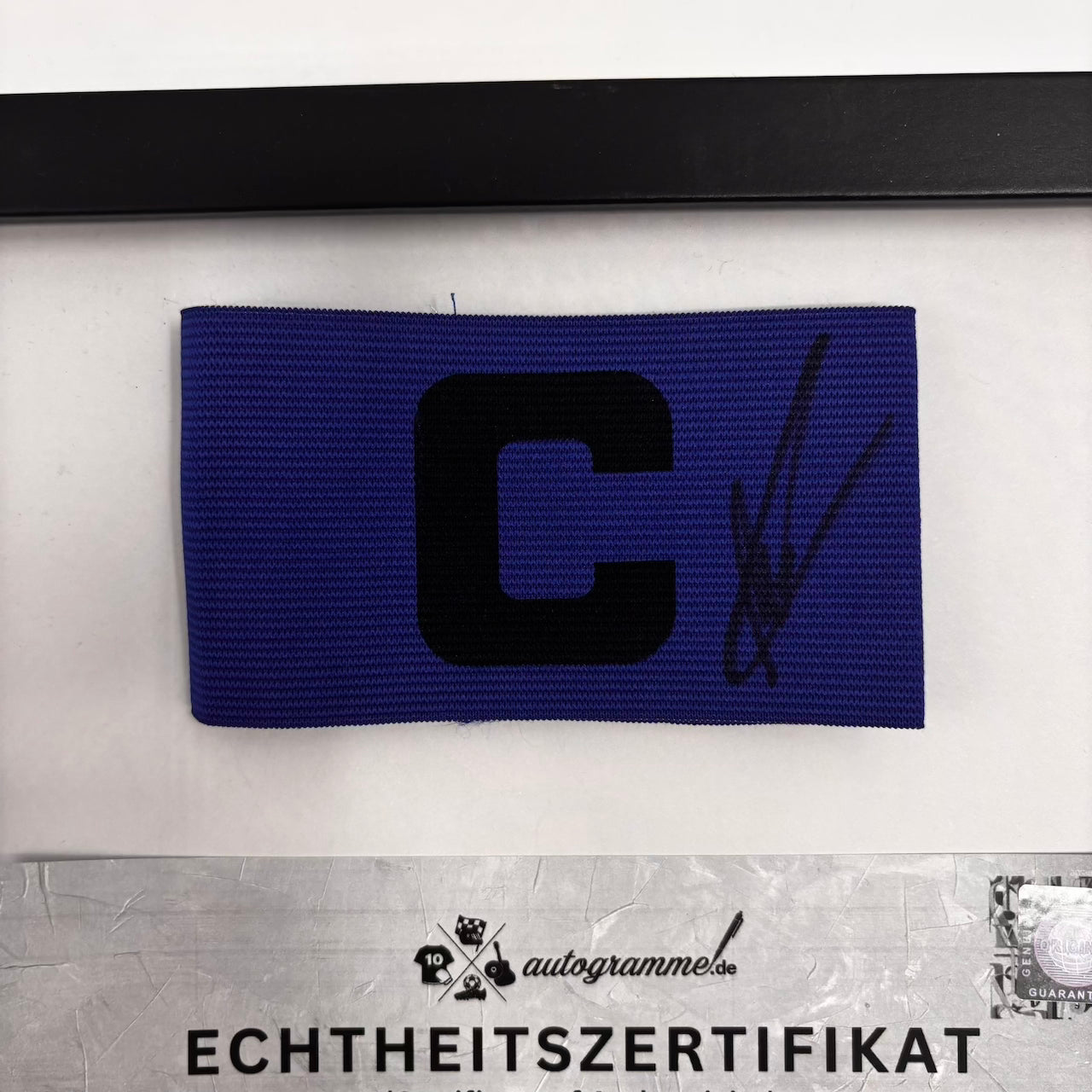 Kapitänsbinde Manuel Neuer signiert im Rahmen Deutschland Fußball Autogramm neu