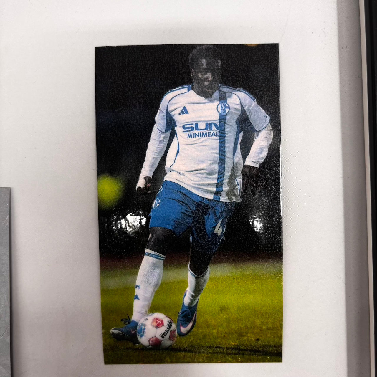Kapitänsbinde Zaid Tchibara signiert im Rahmen Schalke 04 COA