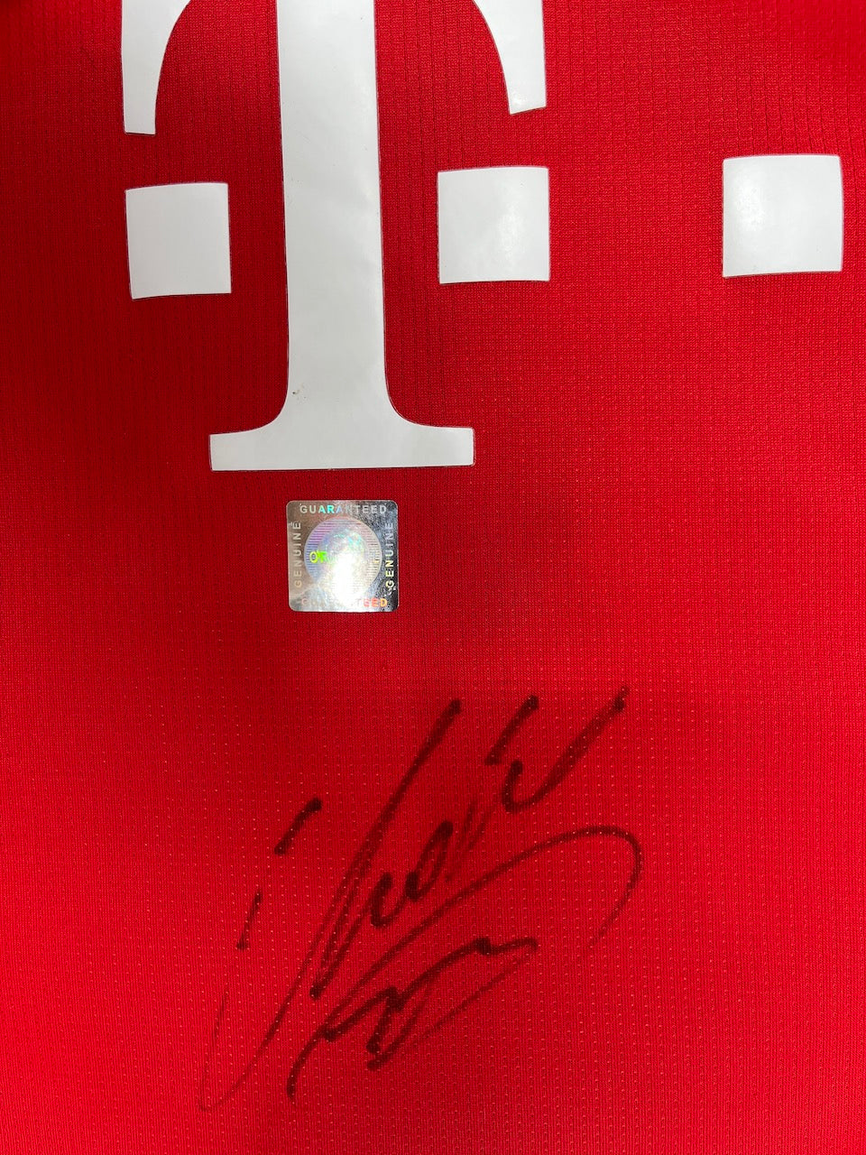 Bayern Munich jersey Arturo Vidal signed in frame COA Adidas football 152