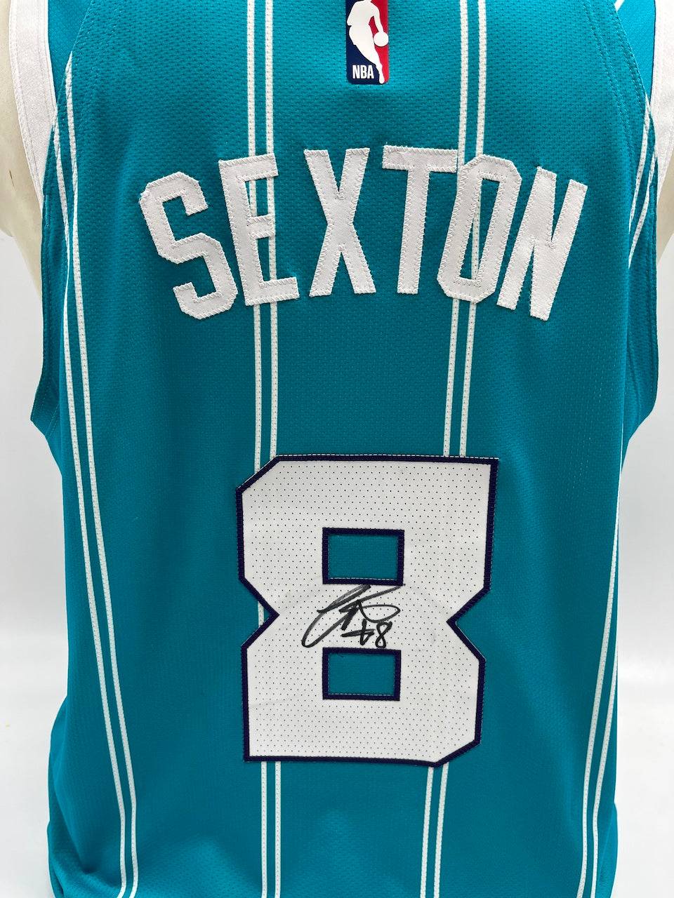 Matchworn Hornets Trikot getragen + signiert von Collin Sexton 23.12.2025