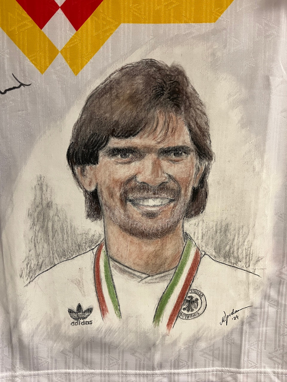 DFB Trikot Portrait Paul Steiner Weltmeister 1990 handgemalt und signiert im Rahmen Adidas M